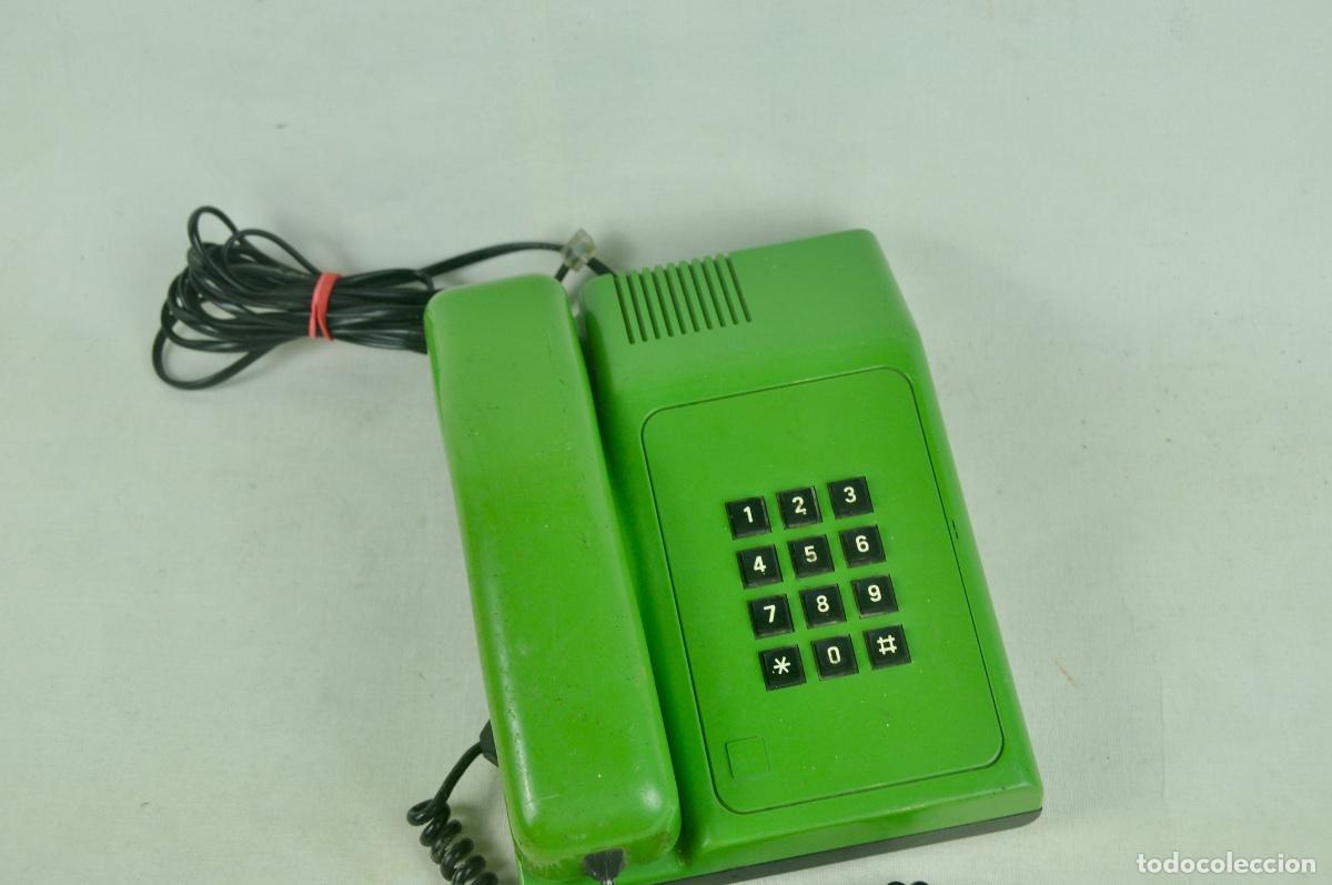 Tel&eacute;fonos: Tel&eacute;fono de teclas verde claro botones negros - Foto 2