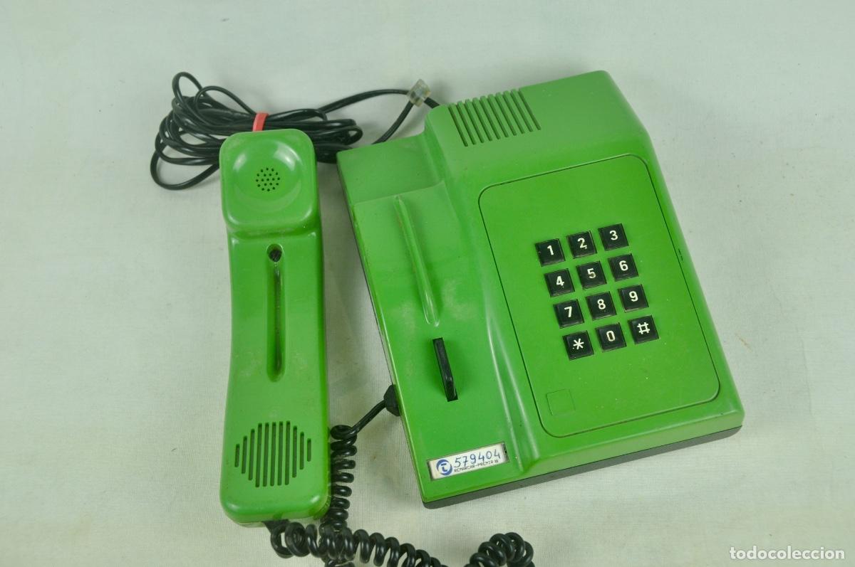 Tel&eacute;fonos: Tel&eacute;fono de teclas verde claro botones negros - Foto 3