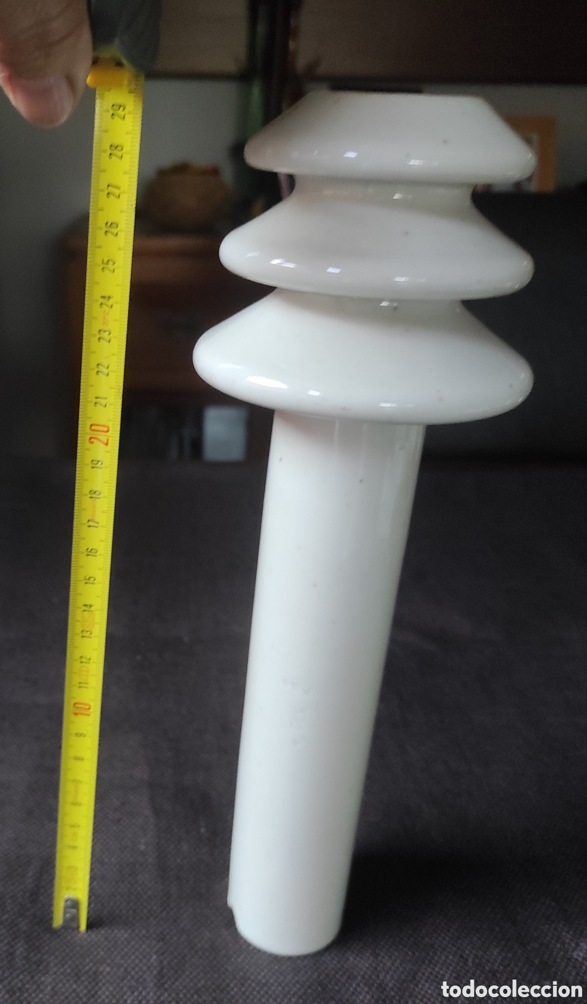 Antig&uuml;edades: Aislador el&eacute;ctrico industrial de porcelana vitrificada blanca &ndash; Ref. 504