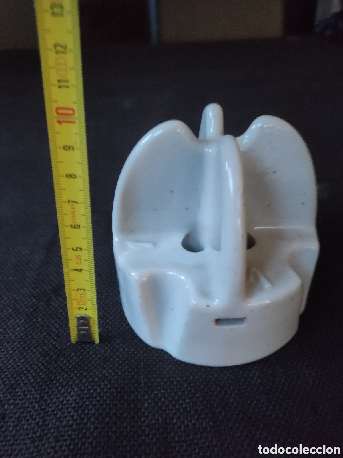 Antig&uuml;edades: Aislador el&eacute;ctrico antiguo de porcelana vitrificada blanca