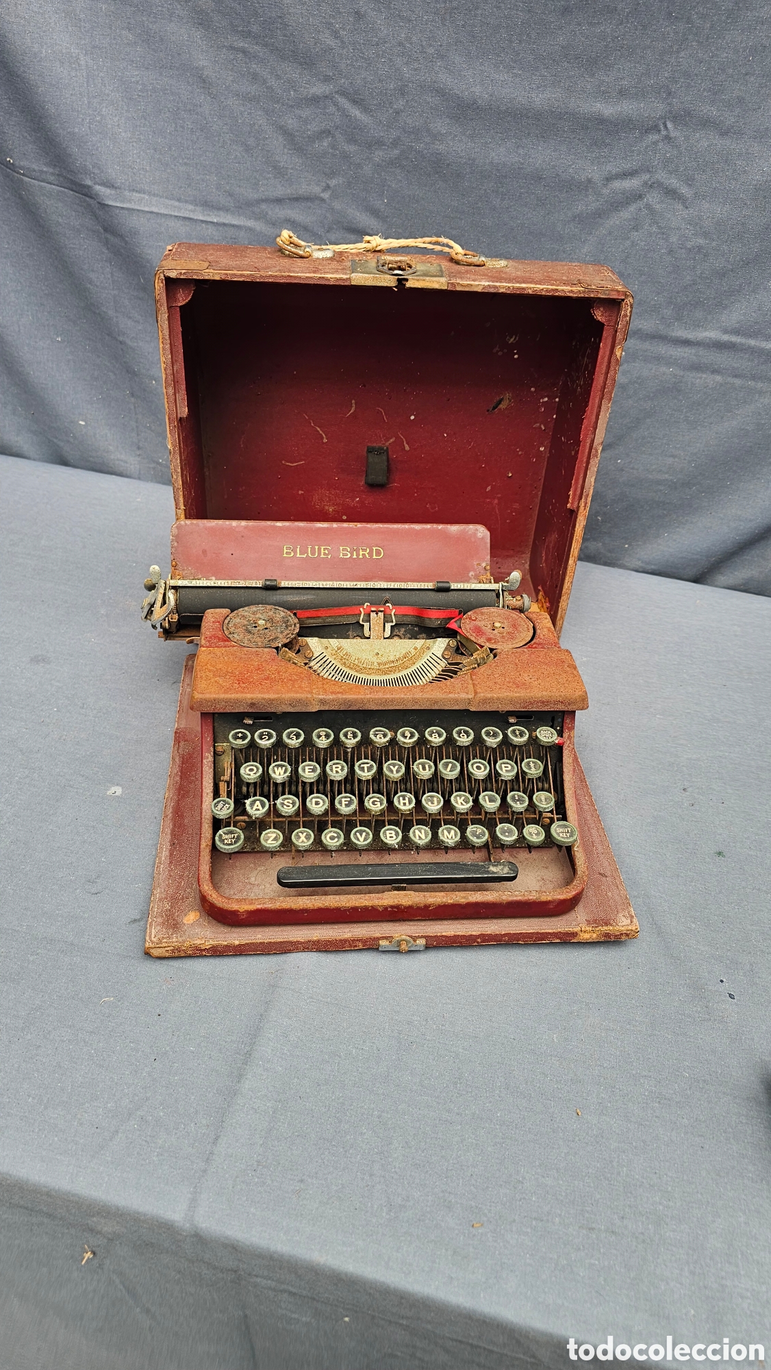 Antig&uuml;edades: Antigua m&aacute;quina de escribir Blue Bird