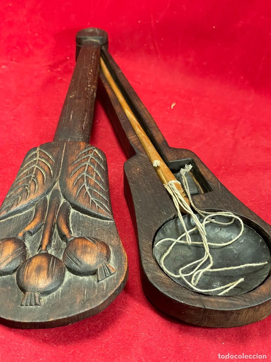 Antig&uuml;edades: Balanza de Opio Antigua Dotchin. Caja Madera Tallada 37cm. Asia. Circa 1900. Muy Buena