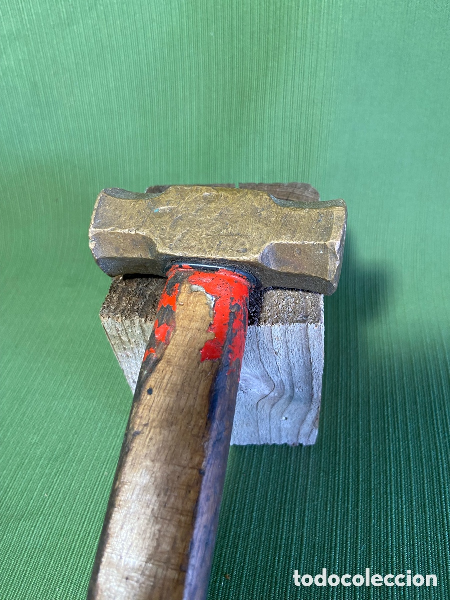 Antig&uuml;edades: Martillo de bronce. Modelo peque&ntilde;o.