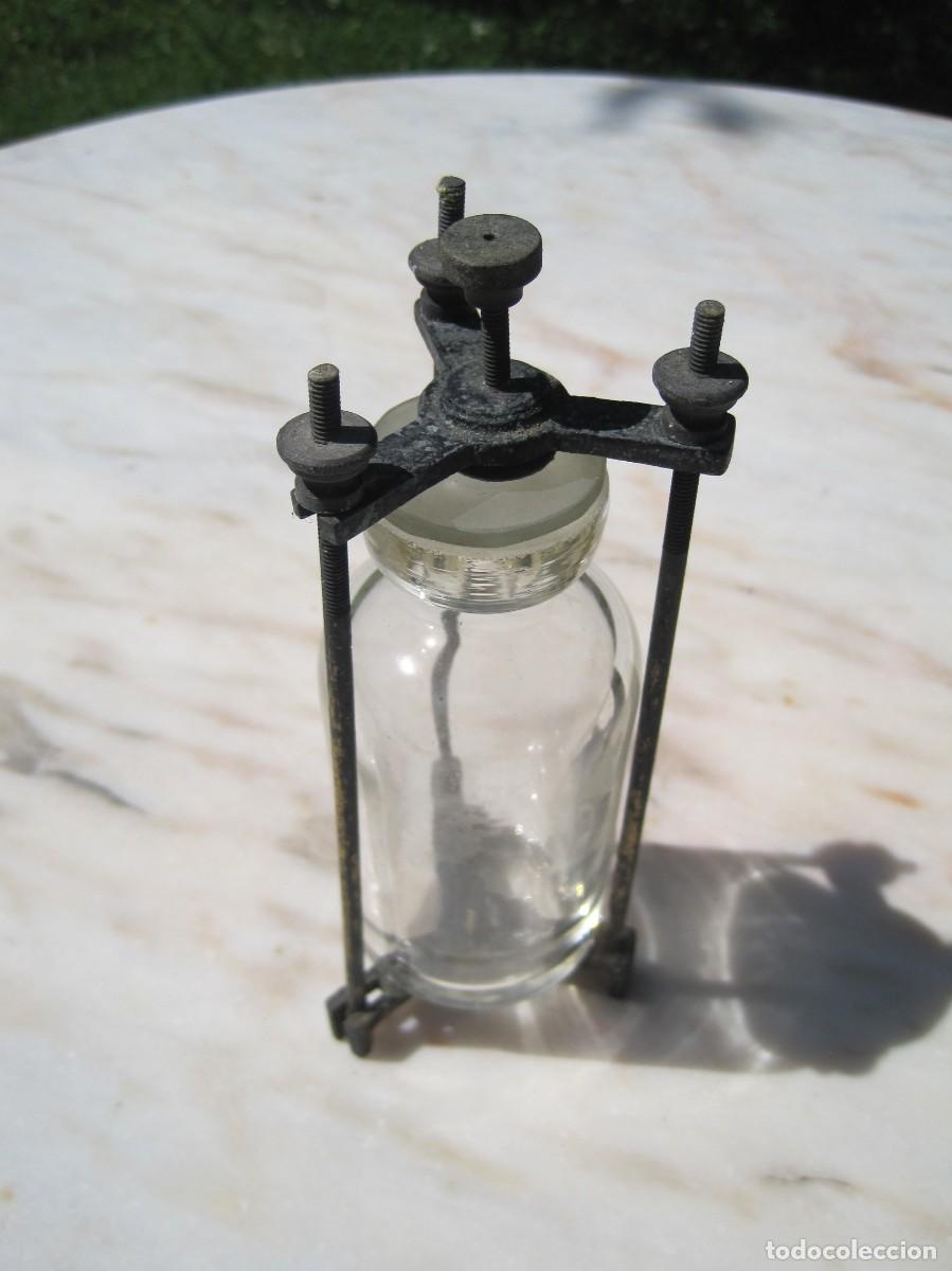 Antig&uuml;edades: FRASCO DE CRISTAL CON ESTRUCTURA DE METAL - BOTE - TARRO - LABORATORIO - MEDICINA - FARMACIA - S.XIX