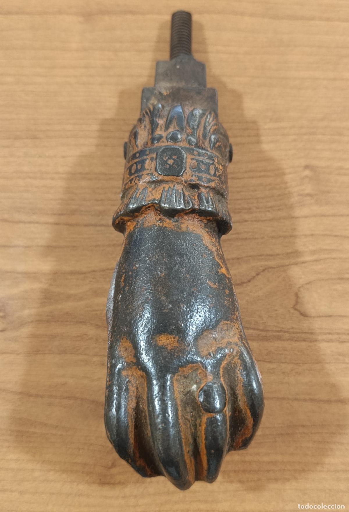 Antig&uuml;edades: ALDABA LLAMADOR MANO DE FATIMA. HIERRO FUNDIDO. GRANDE