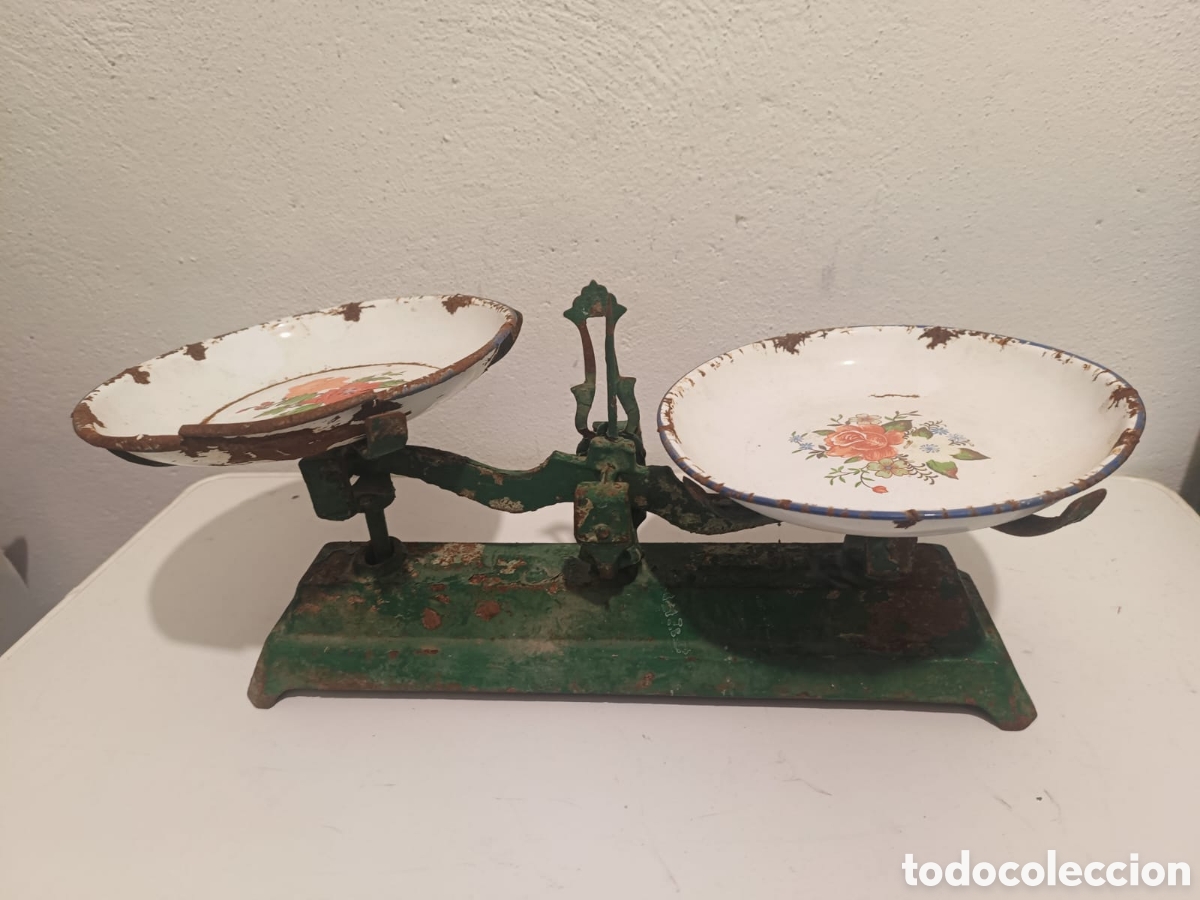 Antig&uuml;edades: Antigua bascula de comercio de hierro para restaurar - Foto 2