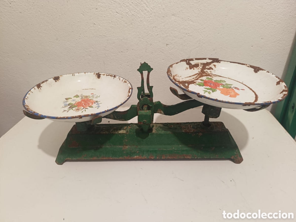 Antig&uuml;edades: Antigua bascula de comercio de hierro para restaurar - Foto 5