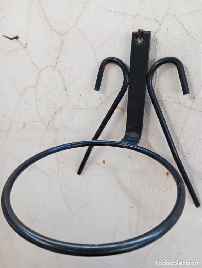 Antig&uuml;edades: macetero hierro forja colgar correcto clasico, ideal macetas, terraza, balcon