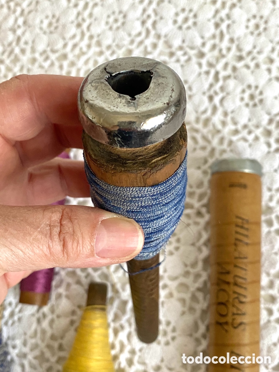 Antig&uuml;edades: Antiguas bobinas de hilo y material de telar industrial - Foto 6