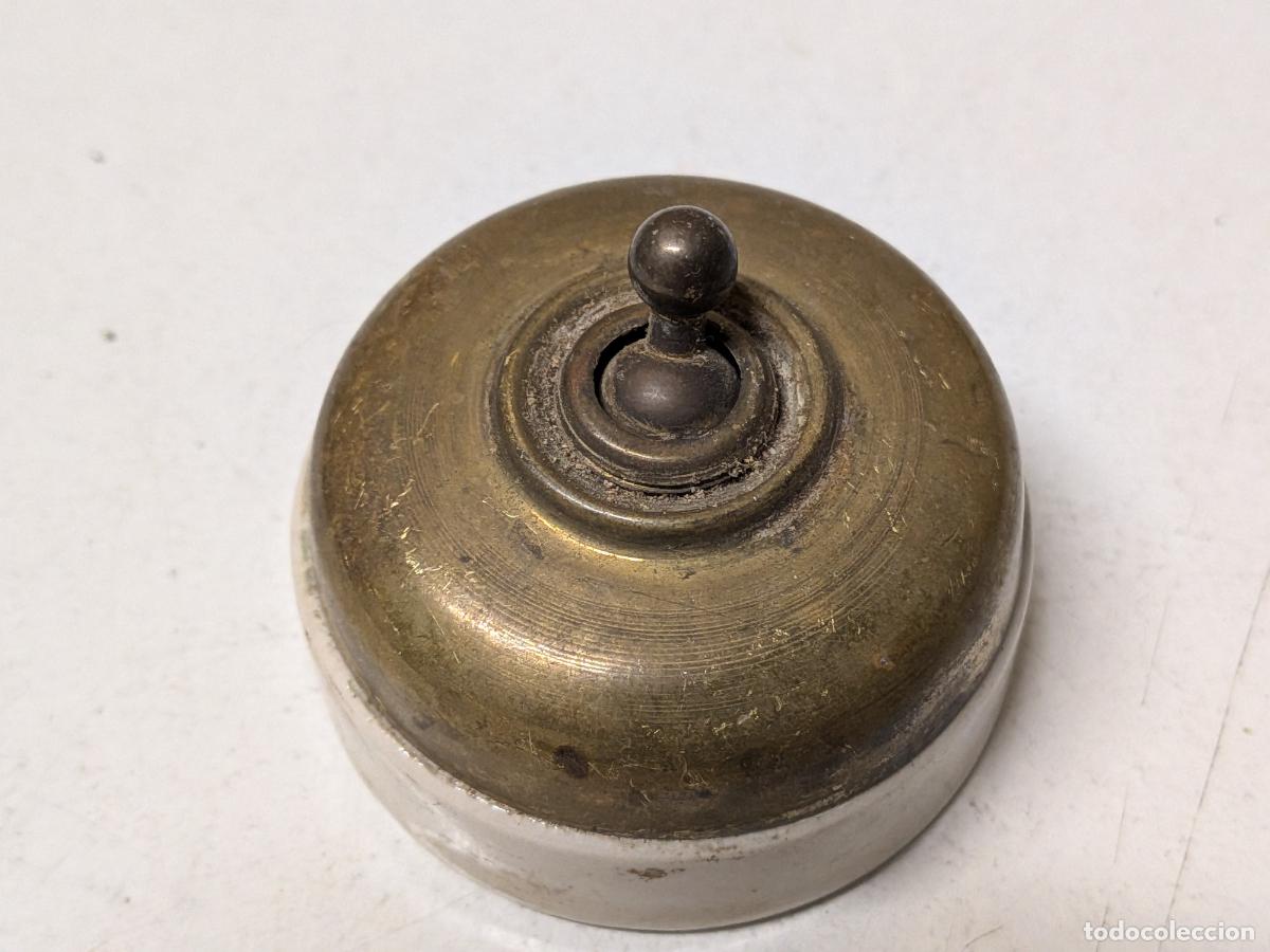 Antig&uuml;edades: ANTIGUO INTERRUPTOR DORADO - Foto 1