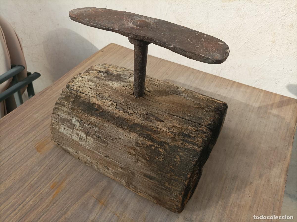 Antig&uuml;edades: YUNQUE DE ZAPATERO DE HIERRO FORJADO Y MADERA - Foto 3