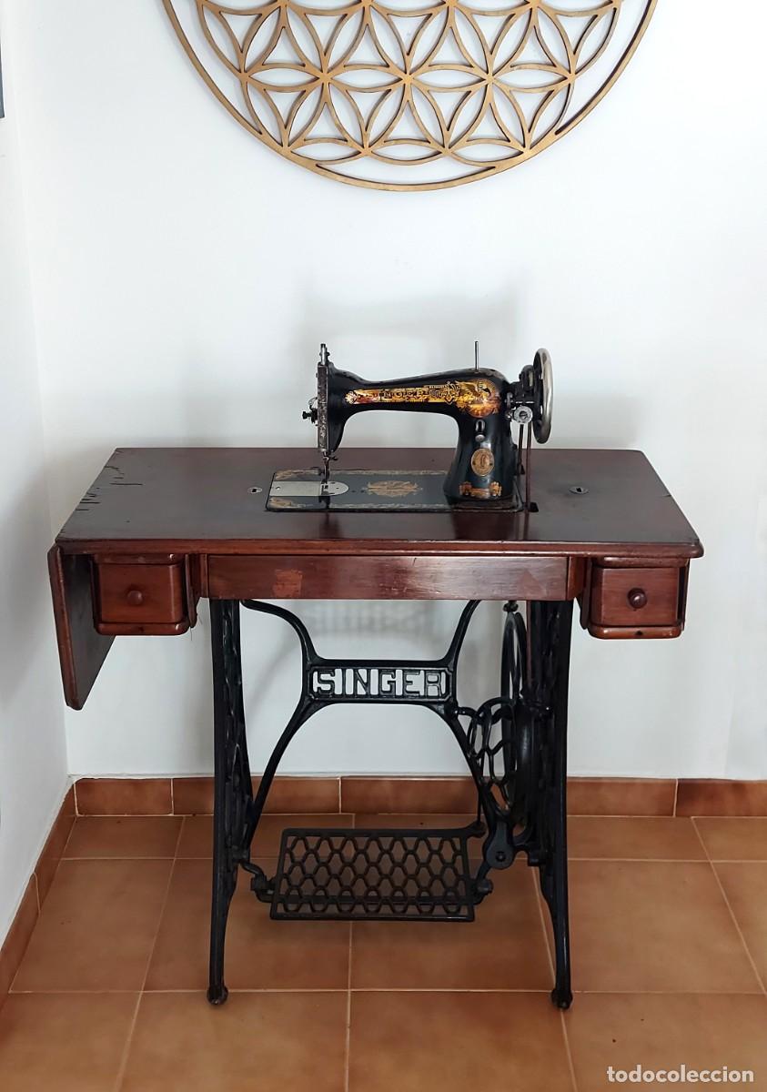 Antig&uuml;edades: SINGER 1921 &ndash; Con Mueble, Luz y Funcionando. - Foto 2