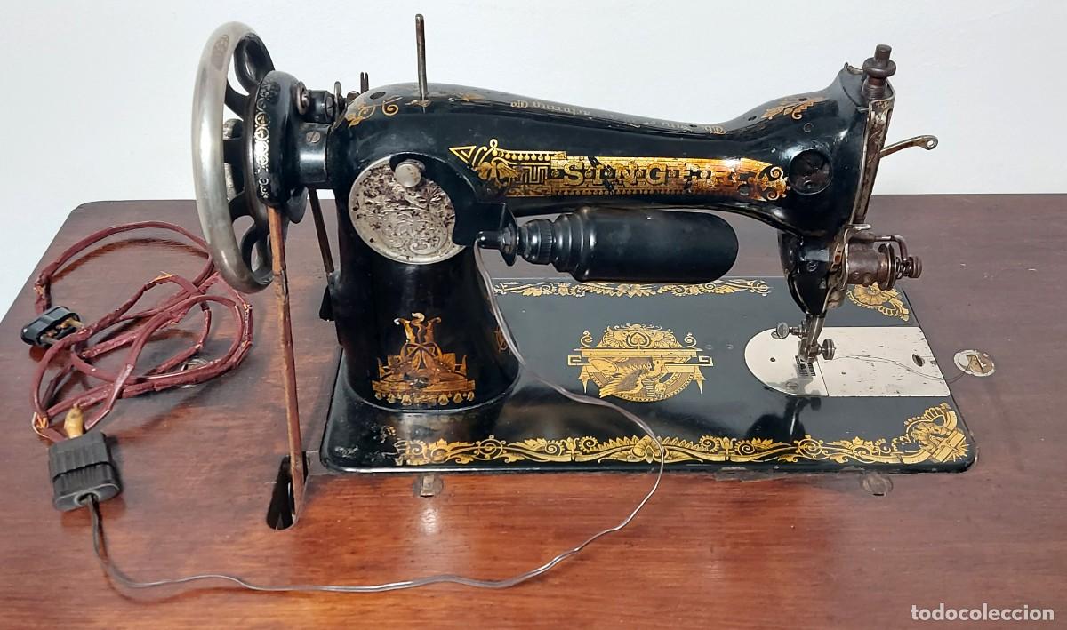 Antig&uuml;edades: SINGER 1921 &ndash; Con Mueble, Luz y Funcionando. - Foto 4
