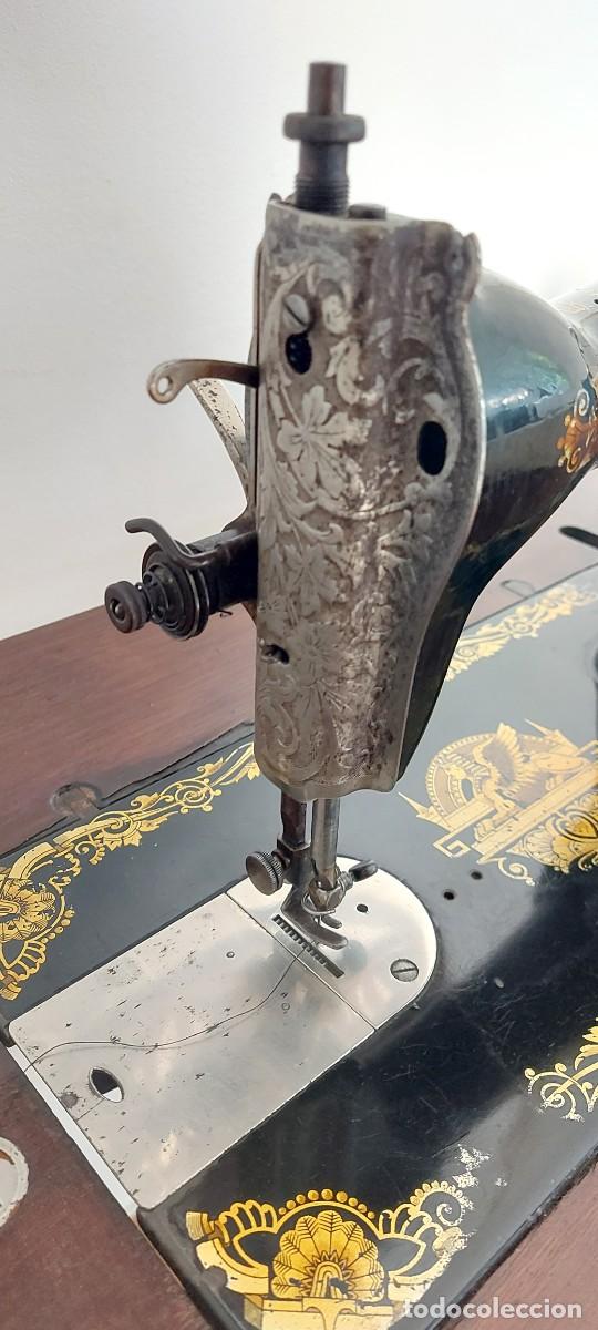 Antig&uuml;edades: SINGER 1921 &ndash; Con Mueble, Luz y Funcionando. - Foto 6