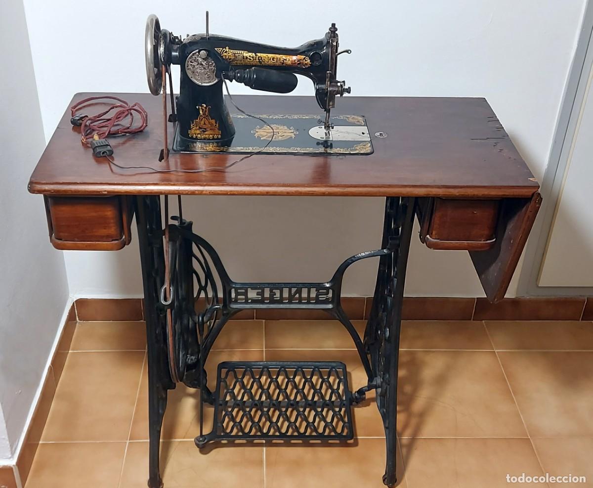 Antig&uuml;edades: SINGER 1921 &ndash; Con Mueble, Luz y Funcionando. - Foto 7