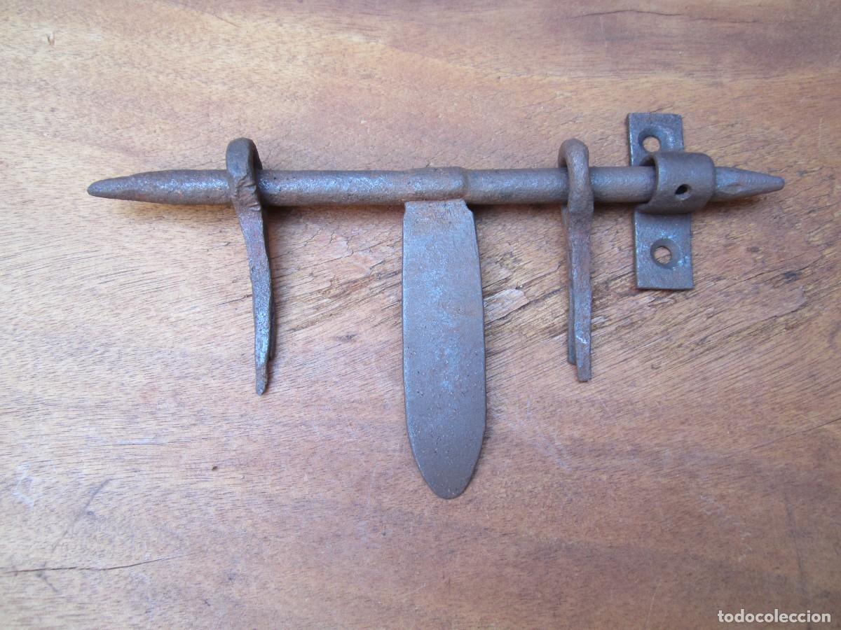 Antig&uuml;edades: Cerrojo antiguo forja completo, 23.2 cm.