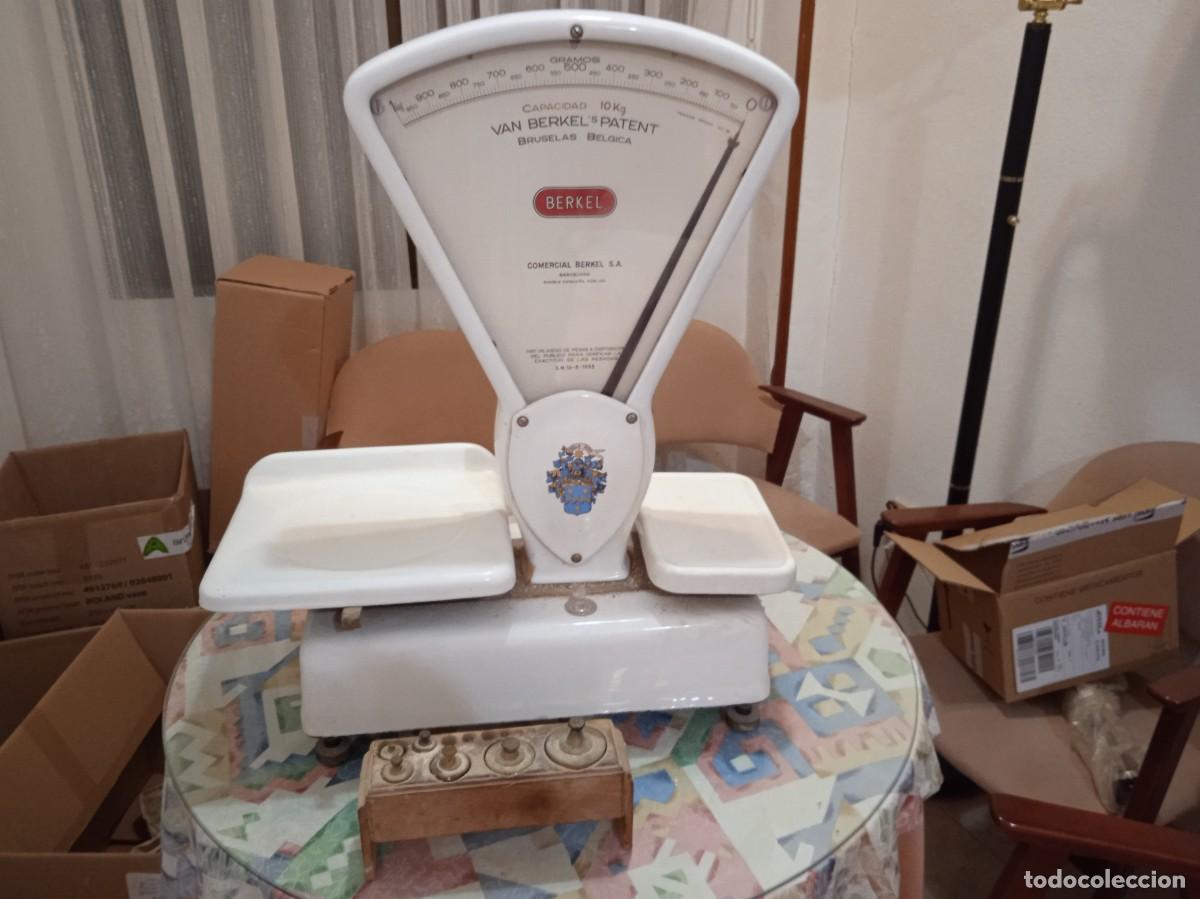 Antiguidades: Balanza marca Berkel con caja de pesas