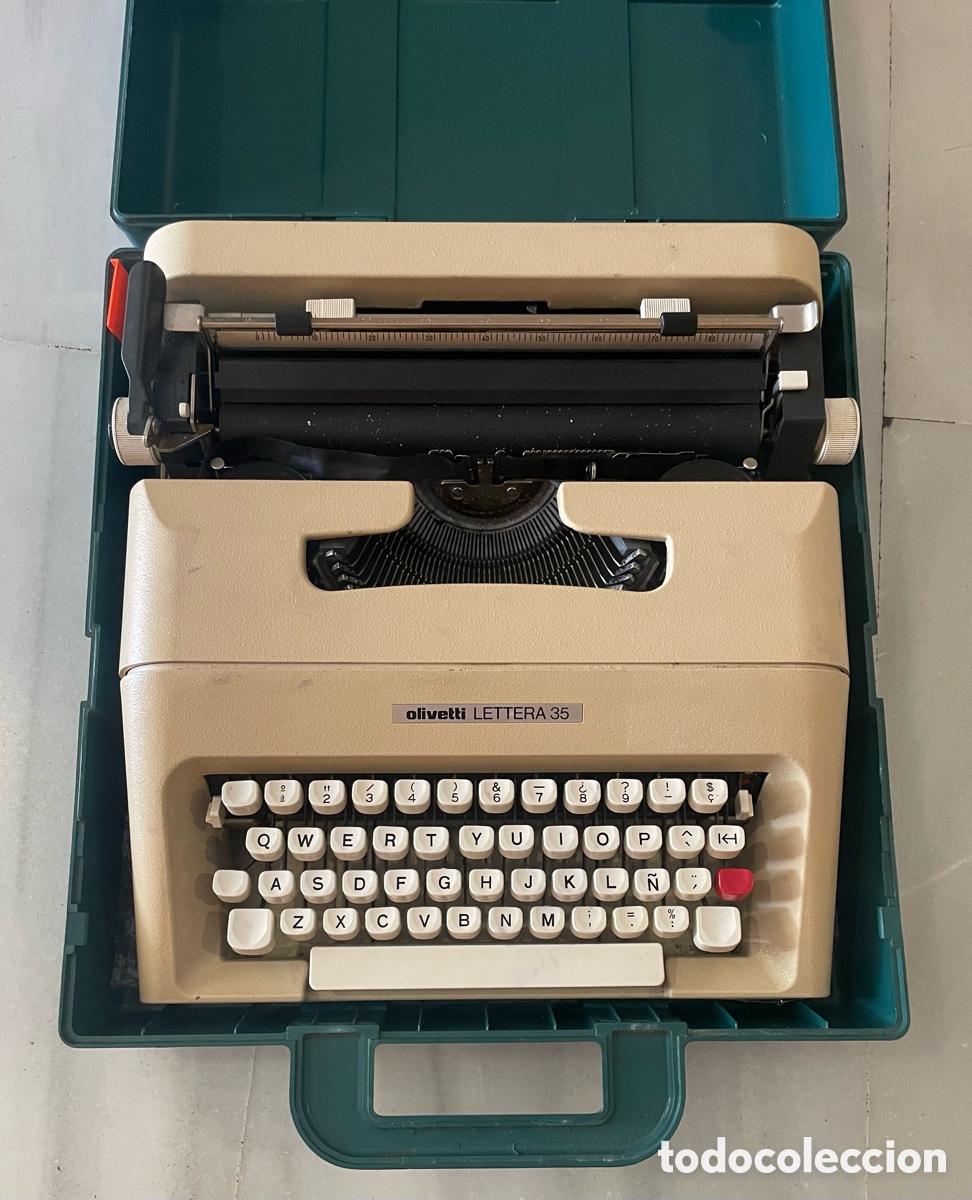 Antig&uuml;edades: M&aacute;quina de escribir Olivetti Lettera 35 vintage en muy buen estado, con malet&iacute;n original.