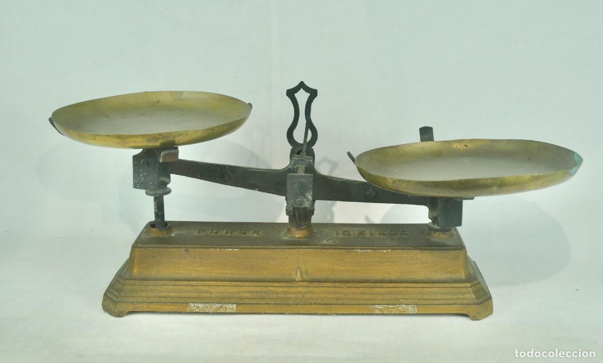 Antig&uuml;edades: Bascula francesa en hierro y lat&oacute;n 10 kg