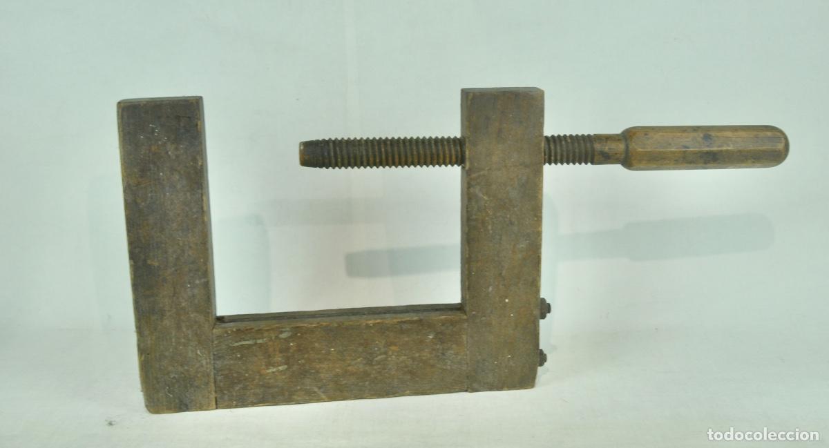 Antig&uuml;edades: Sargento en madera antiguo