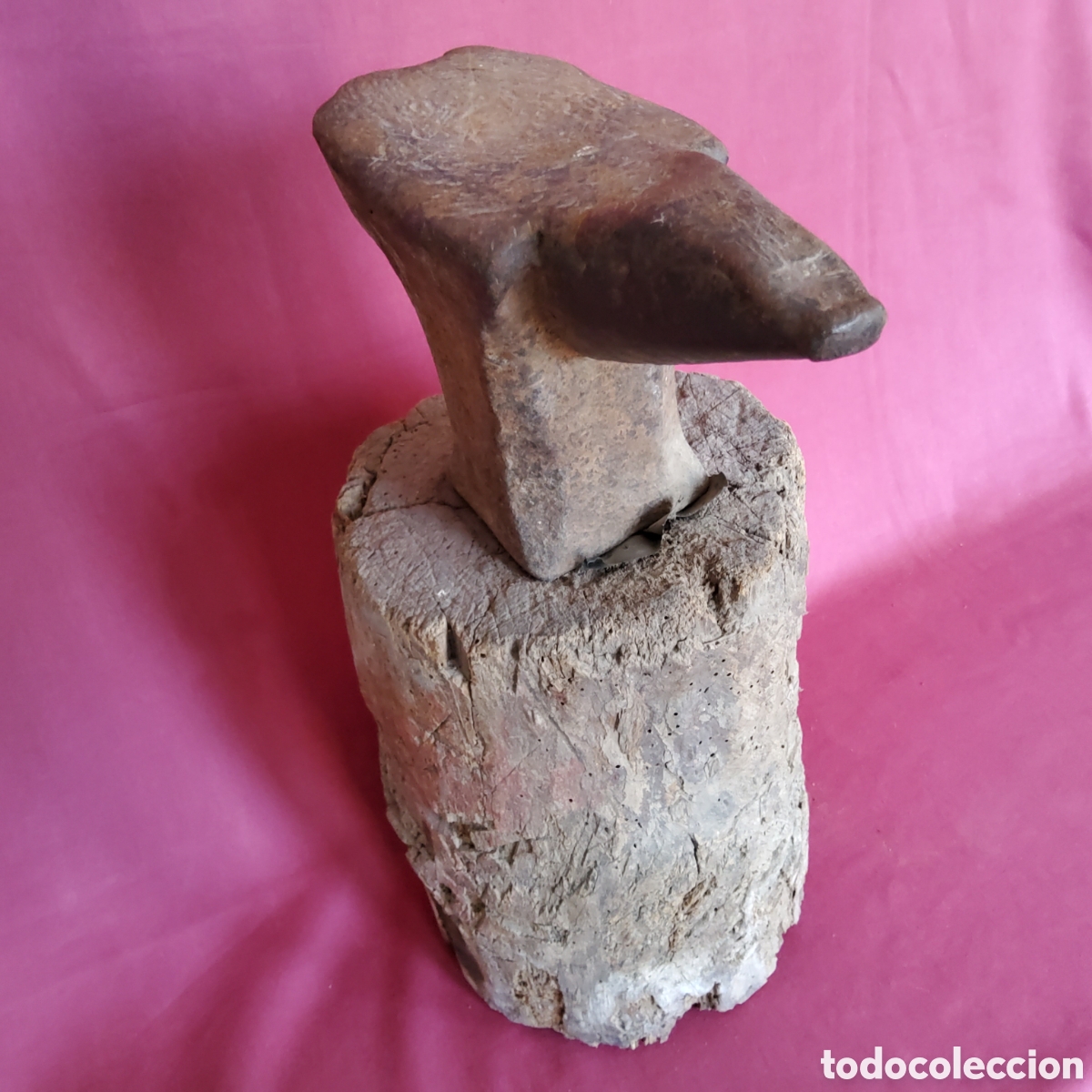 Antig&uuml;edades: ANTIGUO YUNQUE DE FRAGUA DE HIERRO FORJADO, SIGLOS XVIII-XIX