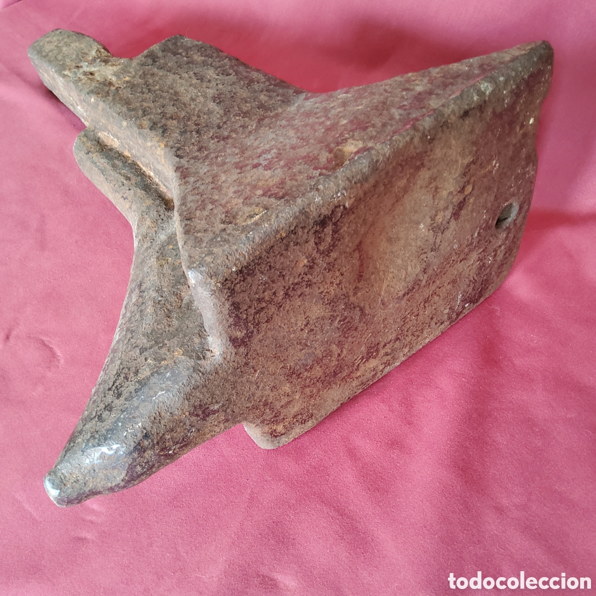 Antig&uuml;edades: ANTIGUO YUNQUE DE FRAGUA DE HIERRO FORJADO, SIGLOS XVIII-XIX