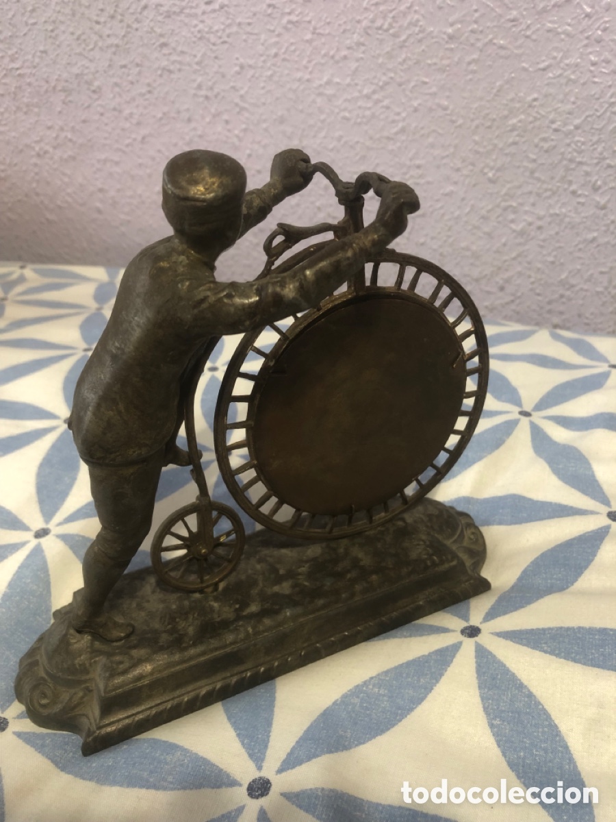 Antig&uuml;edades: Term&oacute;metro calamina figura bicicleta - Foto 6