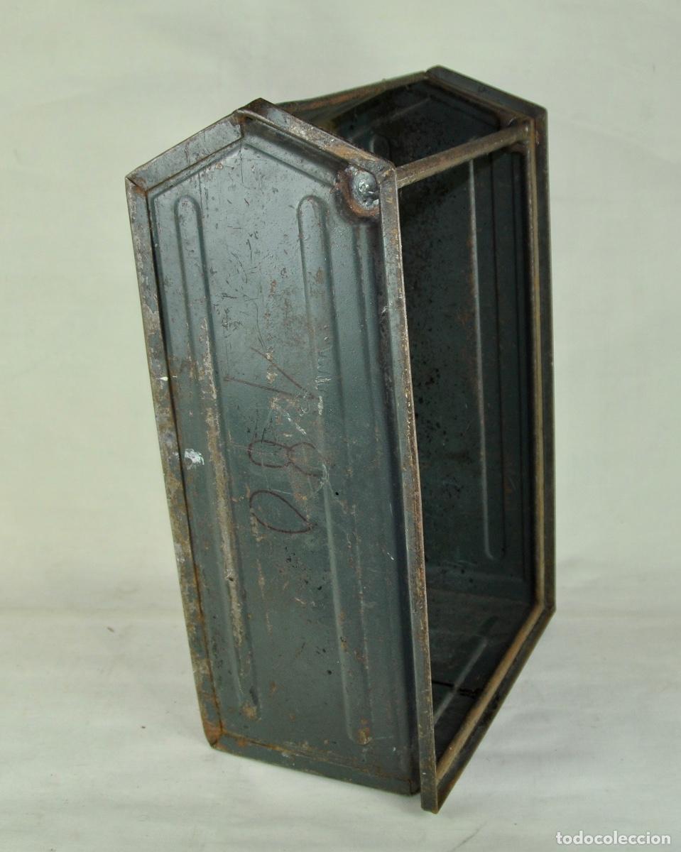 Antig&uuml;edades: Caja industrial en verde oscuro - Foto 5