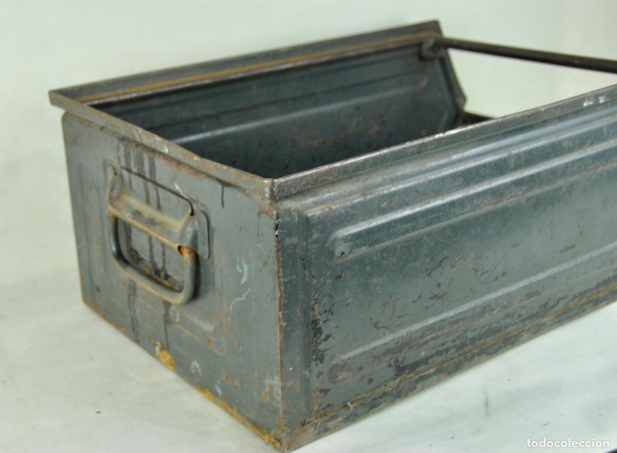 Antig&uuml;edades: Caja industrial en verde oscuro - Foto 8