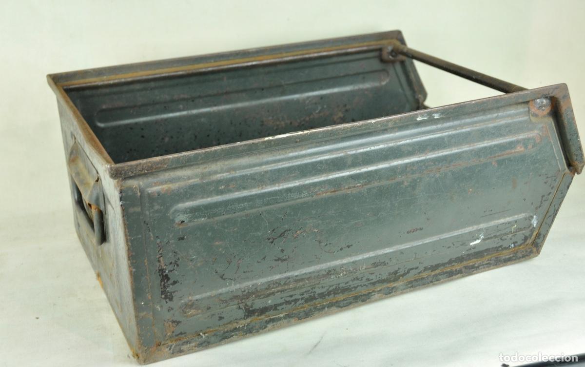 Antig&uuml;edades: Caja industrial en verde oscuro - Foto 9
