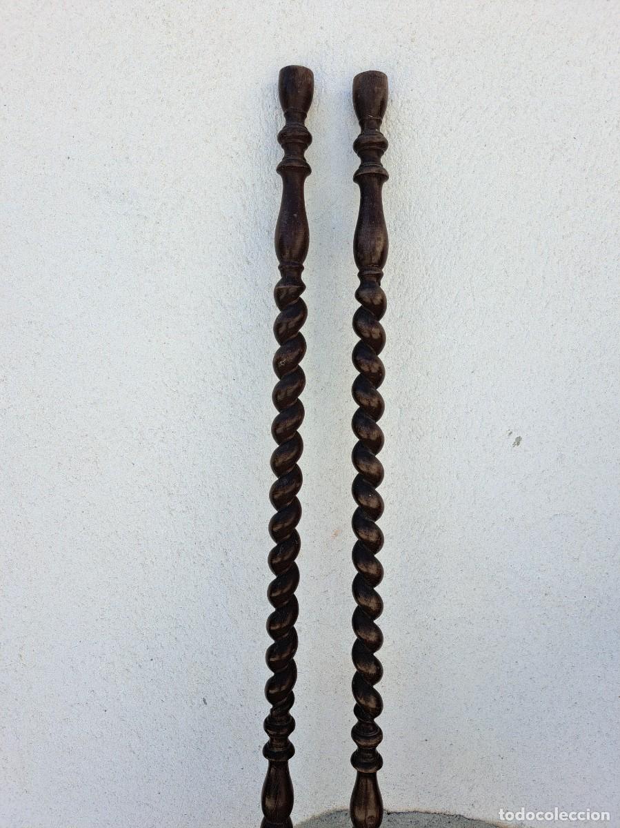 Antig&uuml;edades: Par de columnas de madera maciza del siglo XX con forma de espiral de cebada.