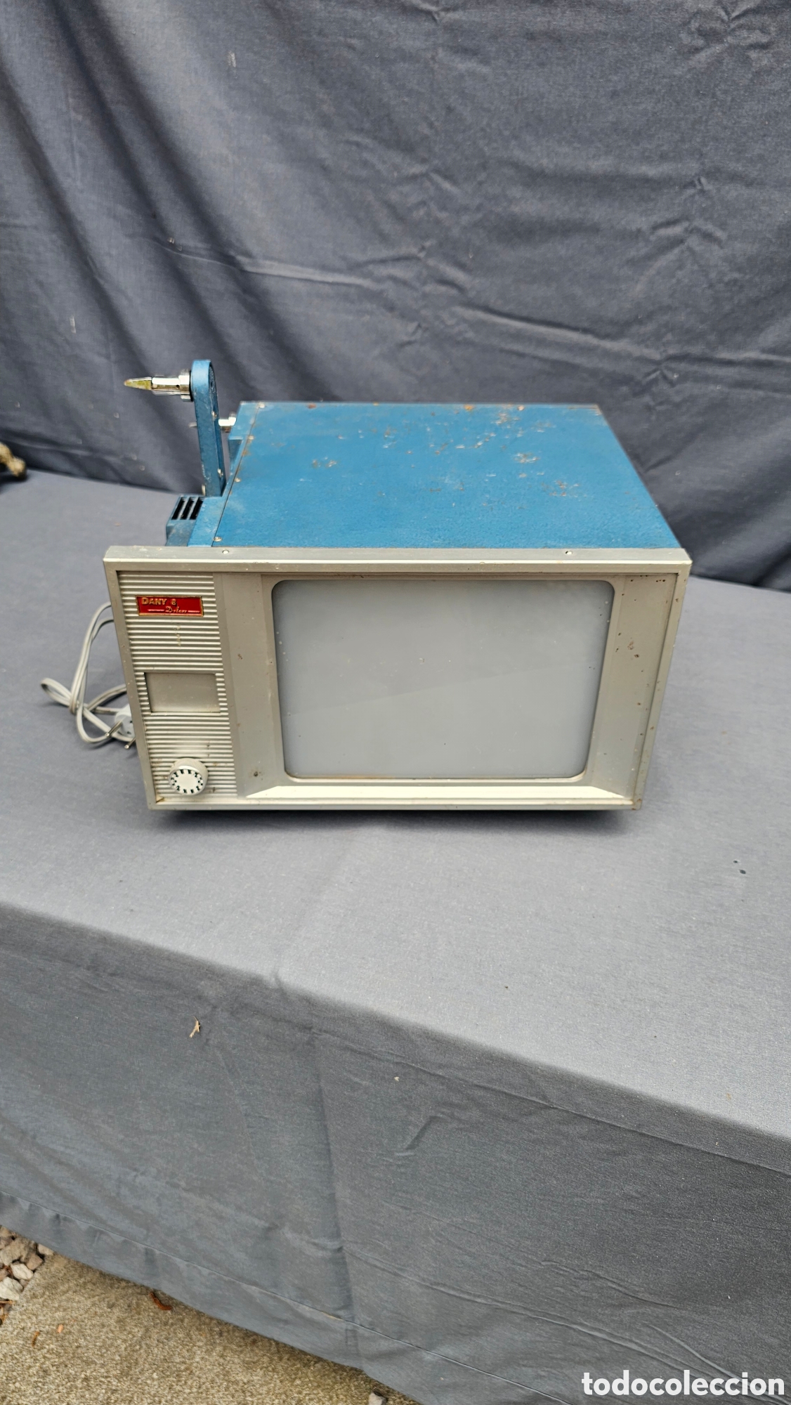 Antig&uuml;edades: Antiguo proyector de v&aacute;lvulas 8 mm con televisi&oacute;n ...
