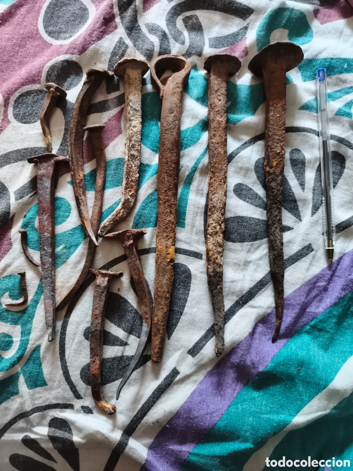 Antig&uuml;edades: LOTE ANTIGUOS CLAVOS DE FORJA DIVERSOS TAM&Ntilde;OS