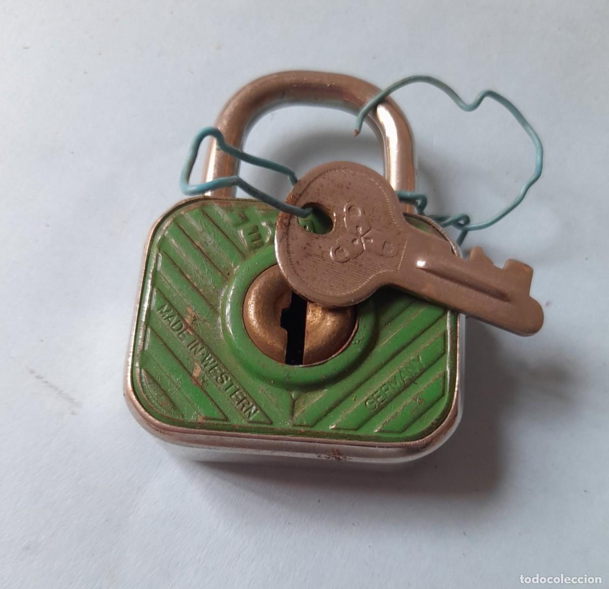 Antig&uuml;edades: Antiguo Candado Aleman con su llave funcionando