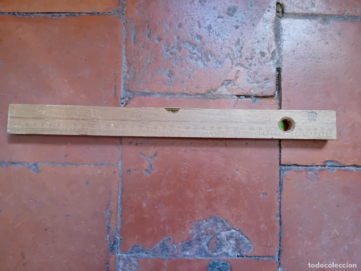 Antig&uuml;edades: Nivel marca Ega Brik de madera y lat&oacute;n - Foto 5