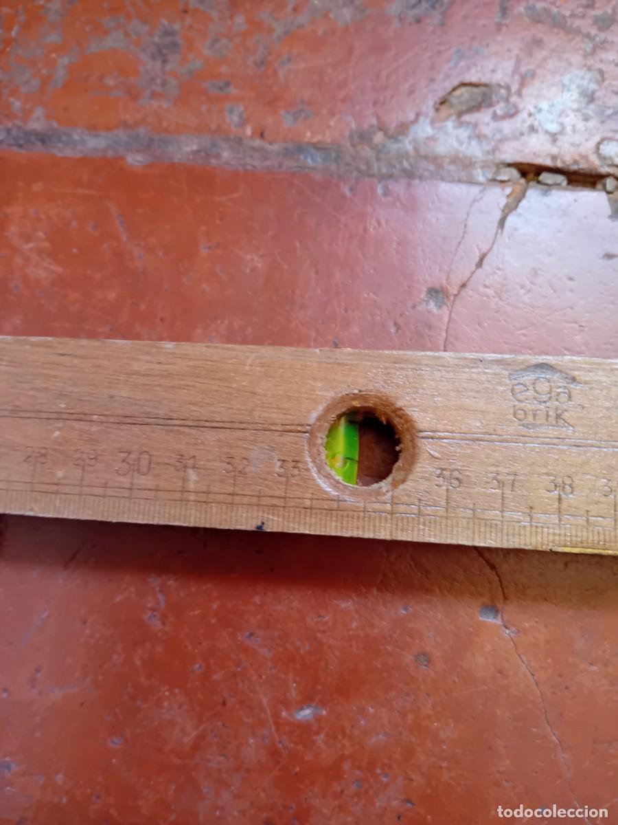 Antig&uuml;edades: Nivel marca Ega Brik de madera y lat&oacute;n - Foto 6
