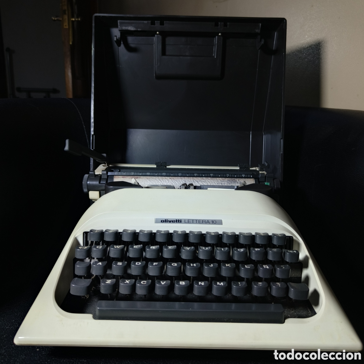 Antig&uuml;edades: M&aacute;quina De Escribir Port&aacute;til Olivetti Lettera 10 Con Malet&iacute;n R&iacute;gido Original - Vintage A&ntilde;os 80
