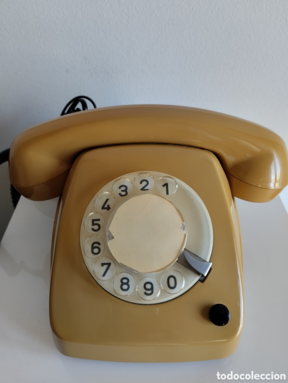 T&eacute;l&eacute;phones: Antiguo Telefono Heraldo color mostaza. ( Angel).