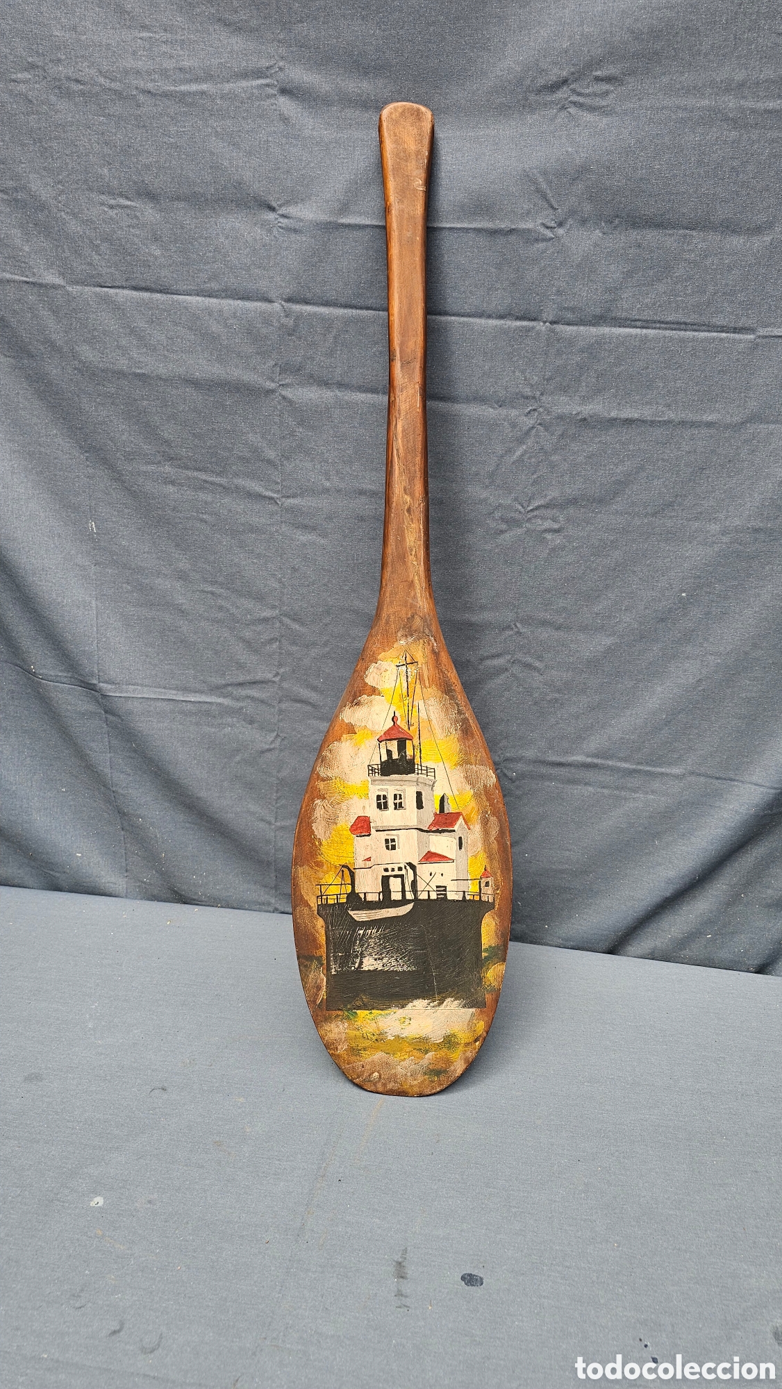Antig&uuml;edades: Antiguo remo de madera pintado a mano