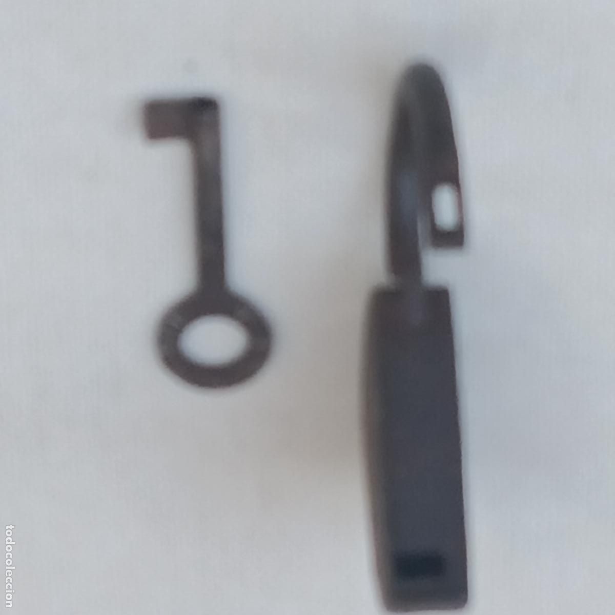 Antig&uuml;edades: CANDADO ANTIGUO CON LLAVE - FUNCIONANDO - SIGLO XIX. - Foto 6