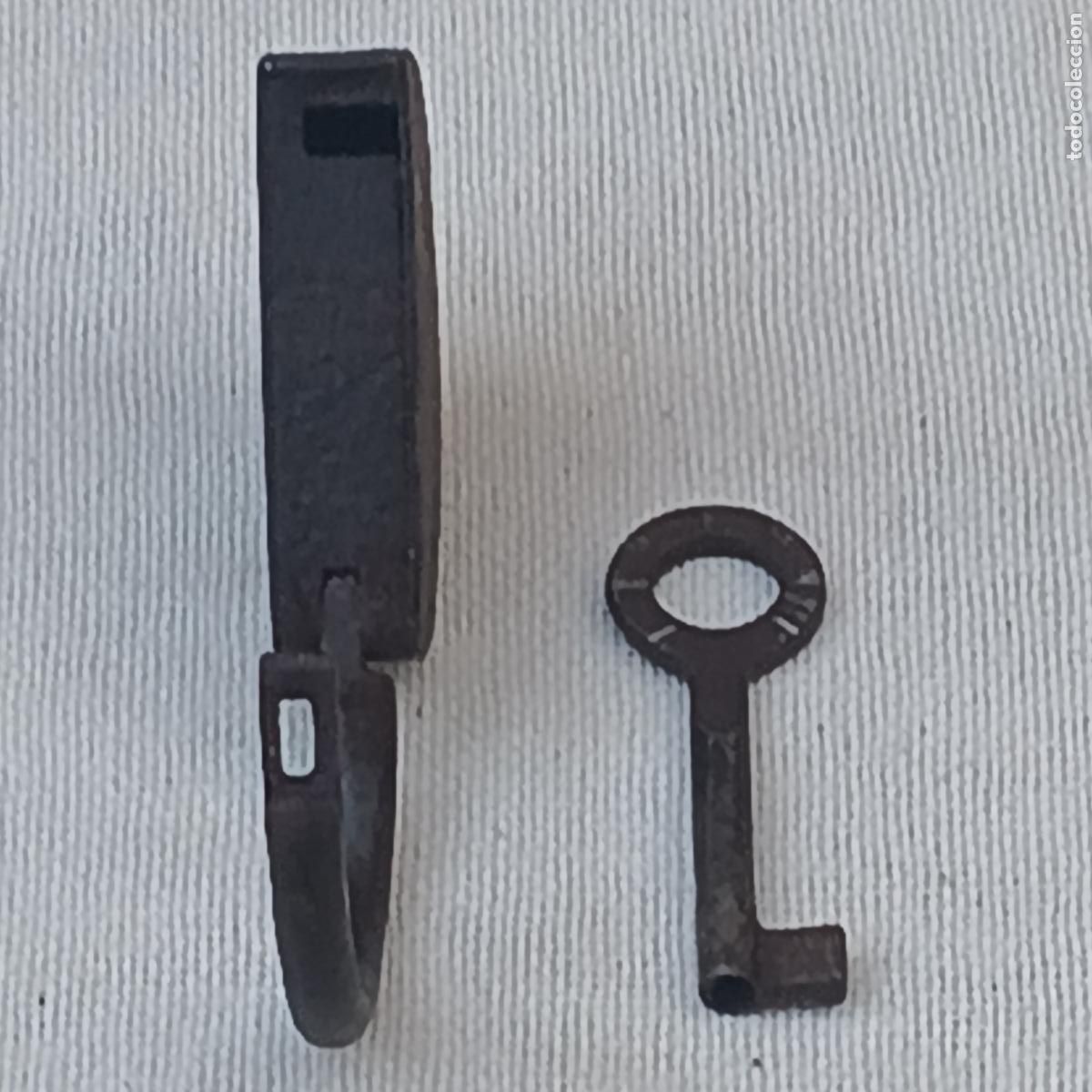 Antig&uuml;edades: CANDADO ANTIGUO CON LLAVE - FUNCIONANDO - SIGLO XIX. - Foto 7