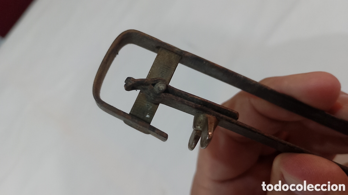 Antig&uuml;edades: Antiguo chisquero de hierro funcionando perfectamente - Foto 2