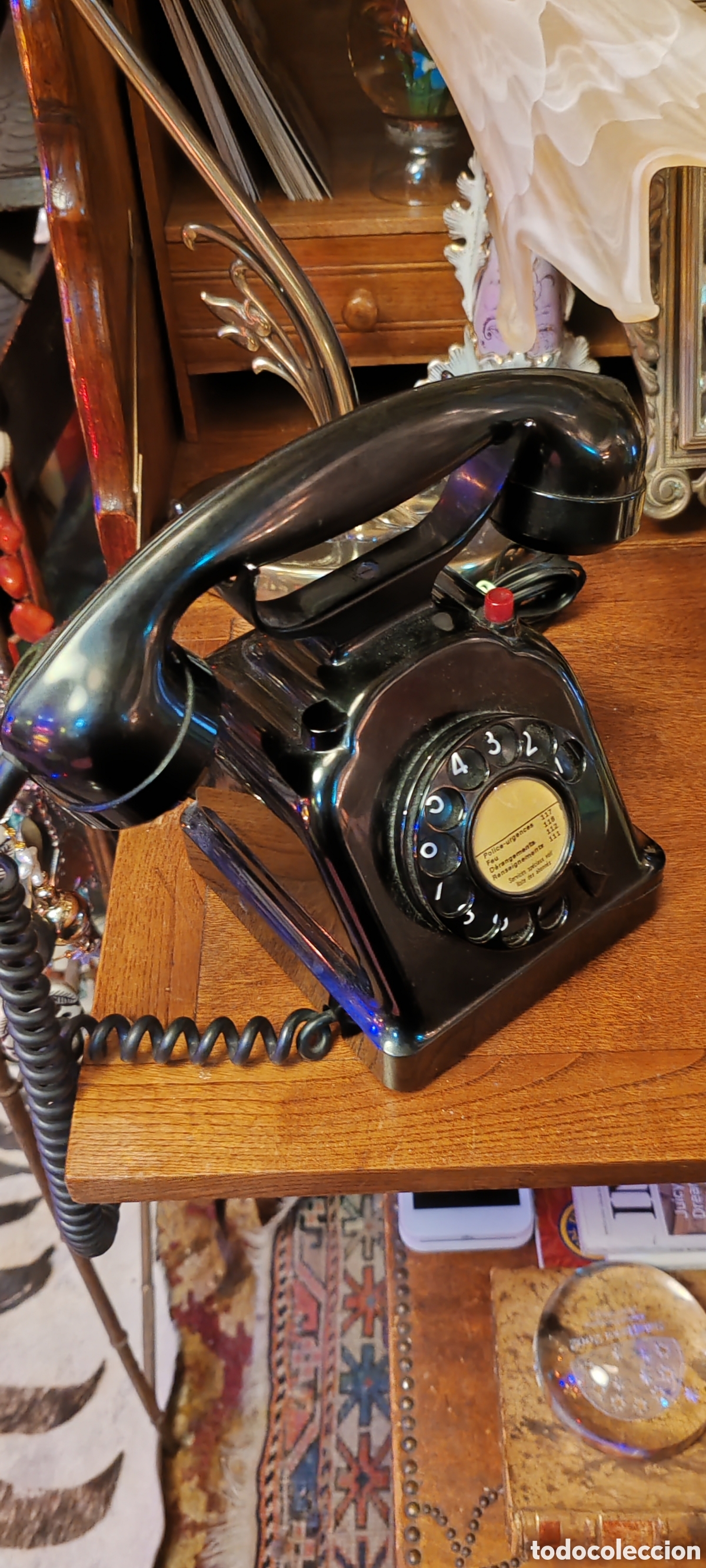 Tel&eacute;fonos: Antiguo tel&eacute;fono de sobremesa