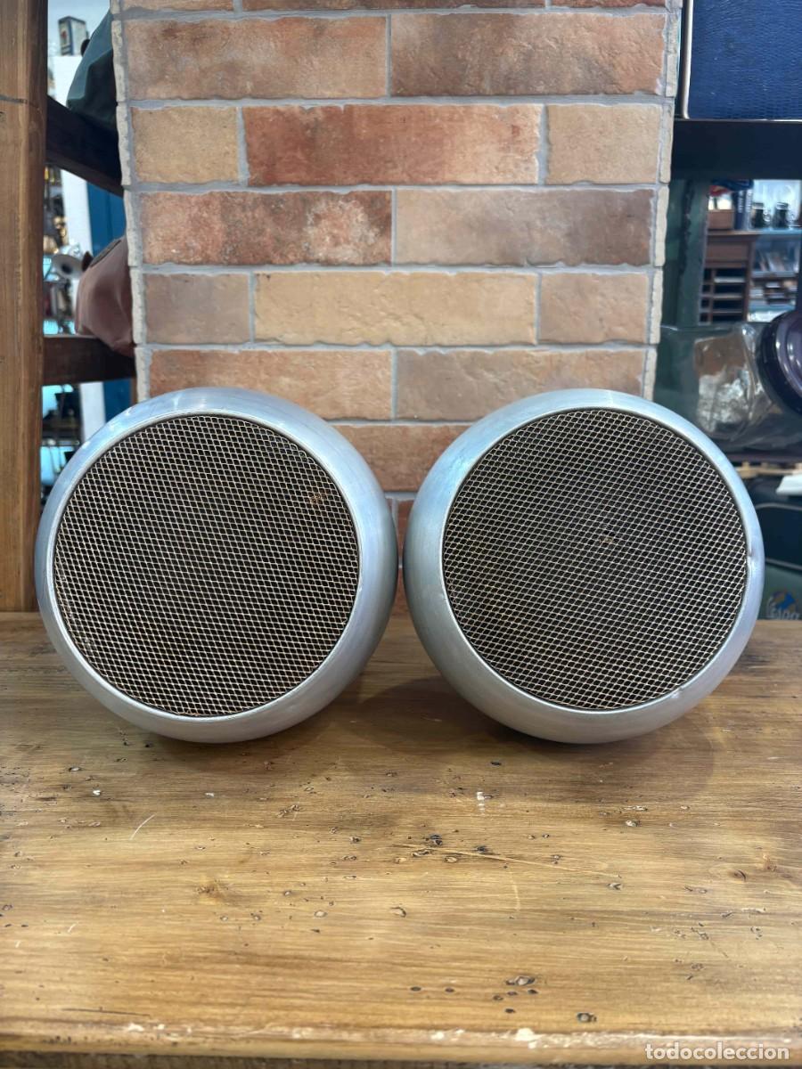 Antig&uuml;edades: Pareja de altavoces vintage de esfera en aluminio pulido (A&ntilde;os 70)