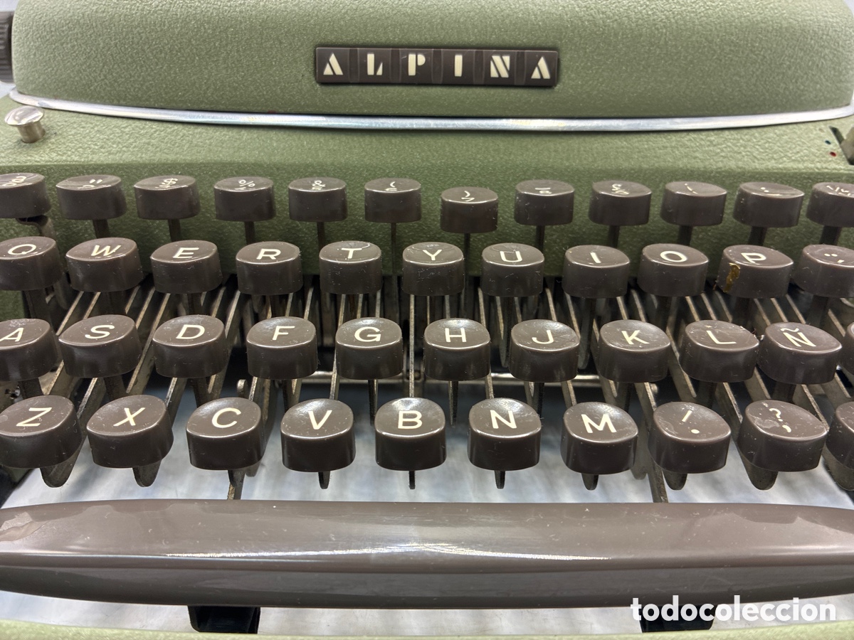 Antig&uuml;edades: M&aacute;quina de escribir Alpina. - Foto 3