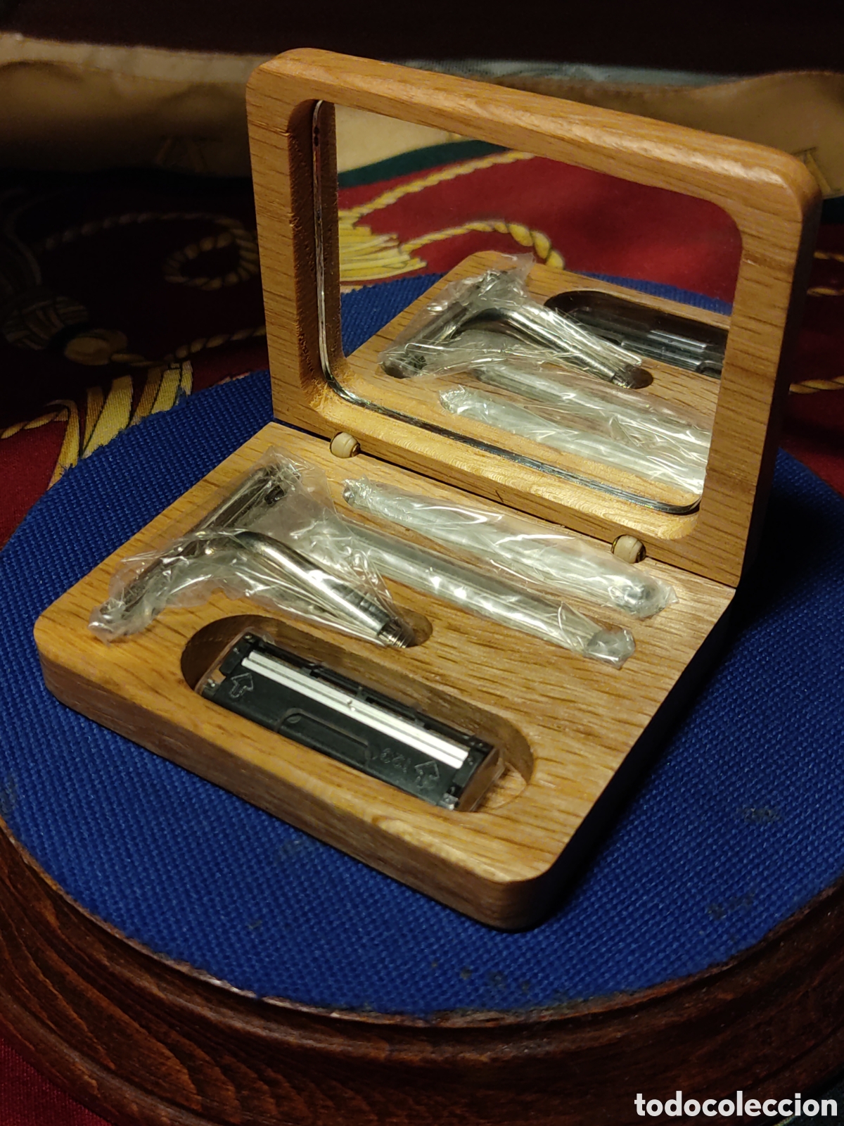Antig&uuml;edades: Maquinilla de afeitar de viaje & bolsillo.