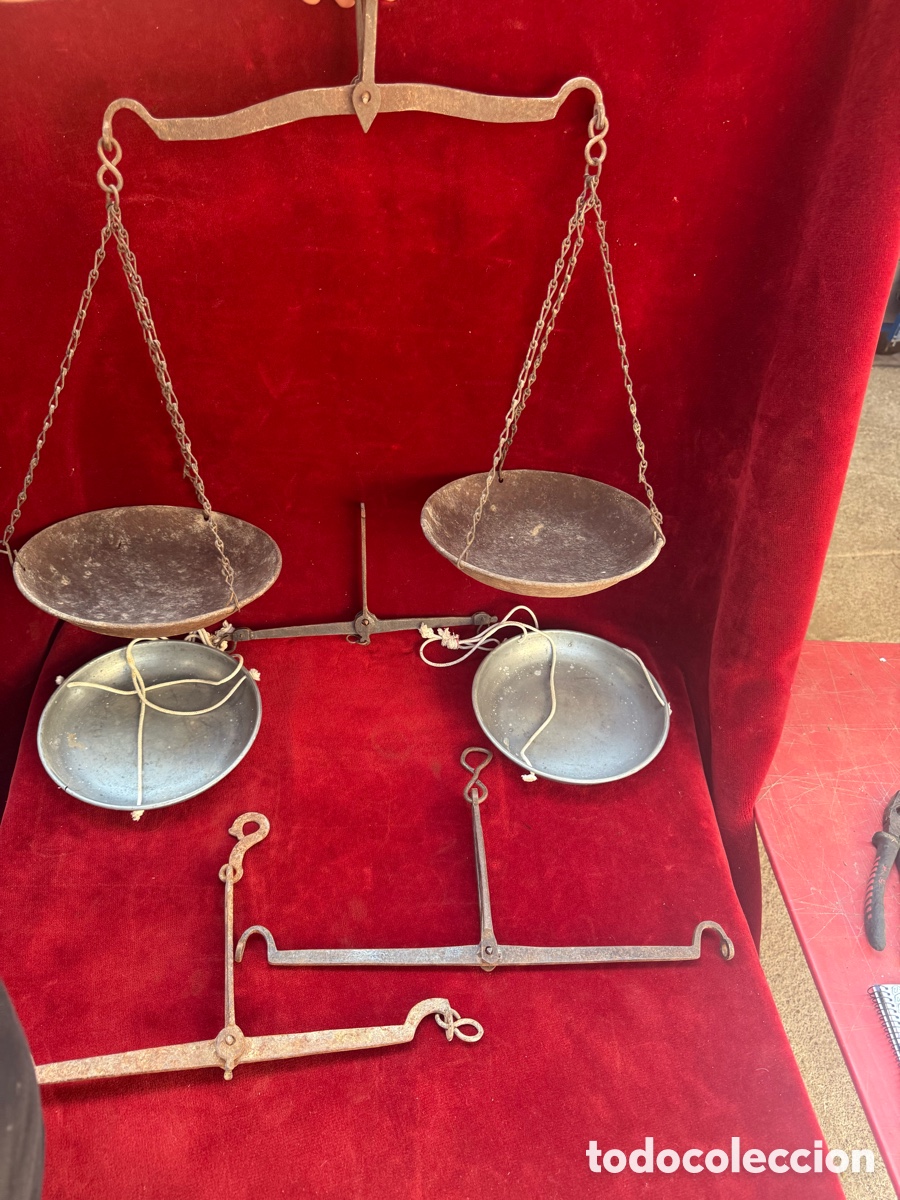 Antig&uuml;edades: Lote de 4 bonitas y antiguas balanzas !