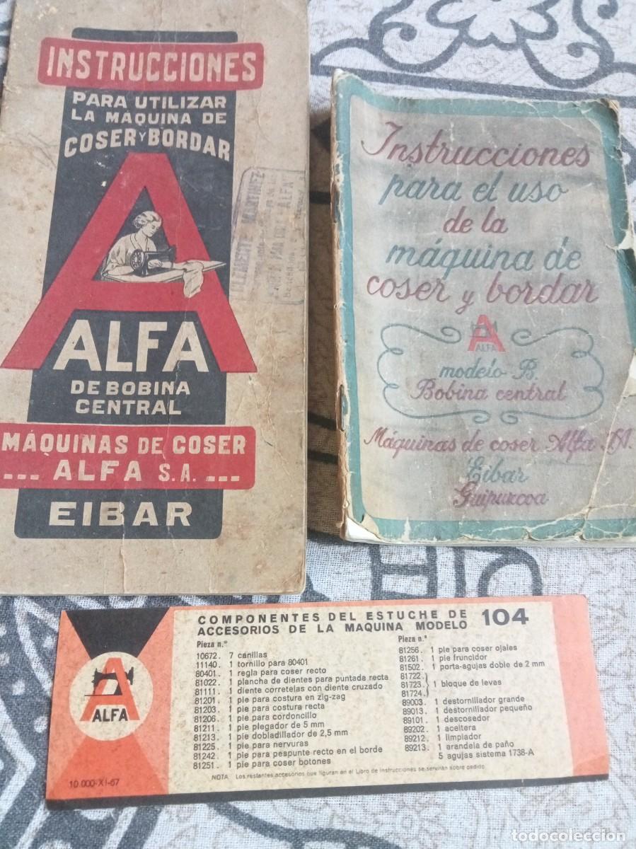 Antig&uuml;edades: 2 LIBROS DE INSTRUCCIONES DE LA M&Aacute;QUINA DE COSER ALFA Y UNA TARJETA CON COMPONENTES