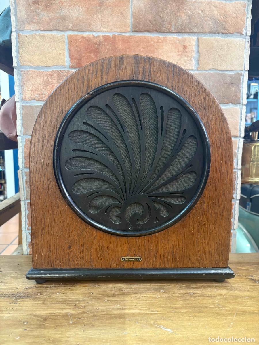 Antig&uuml;edades: Altavoz de radio antiguo de madera Membra (1930)