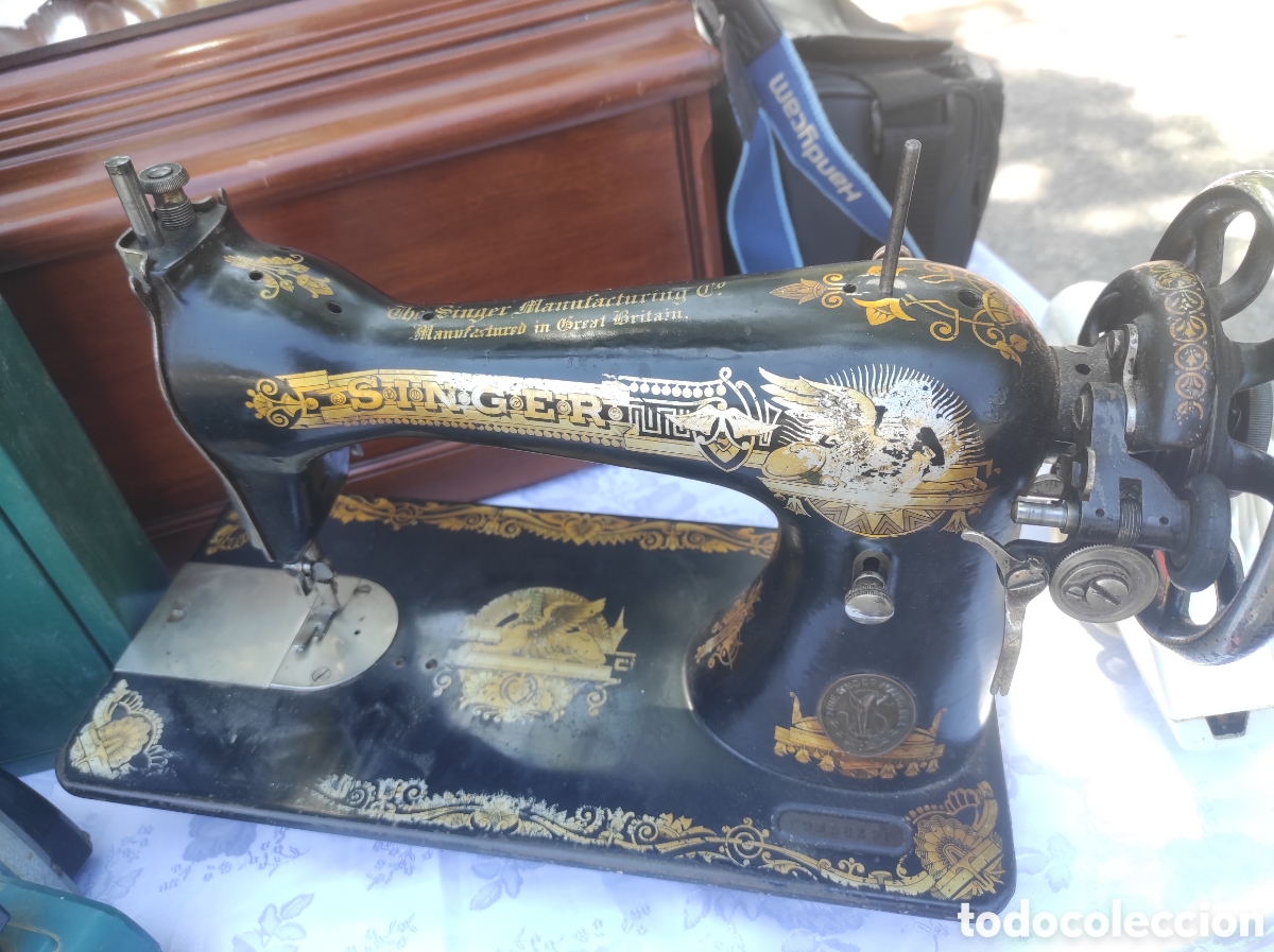 Antig&uuml;edades: Antigua m&aacute;quina de coser Singer - Foto 3